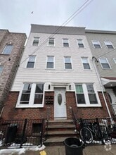 Building Photo - 107 Magazine St