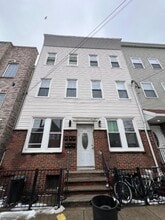 Building Photo - 107 Magazine St