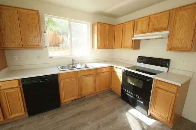 Building Photo - 3998 Kings Row