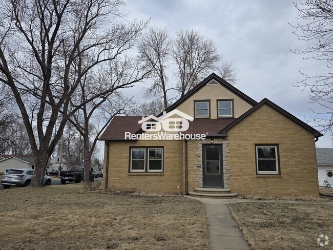 Building Photo - 435 5th Ave W