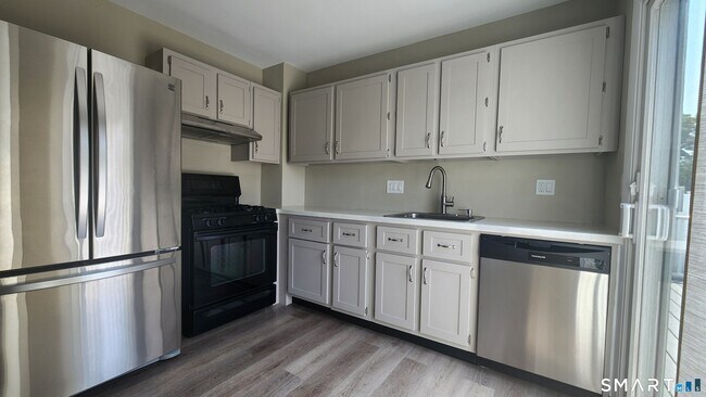 Building Photo - 55 Peddlers Dr