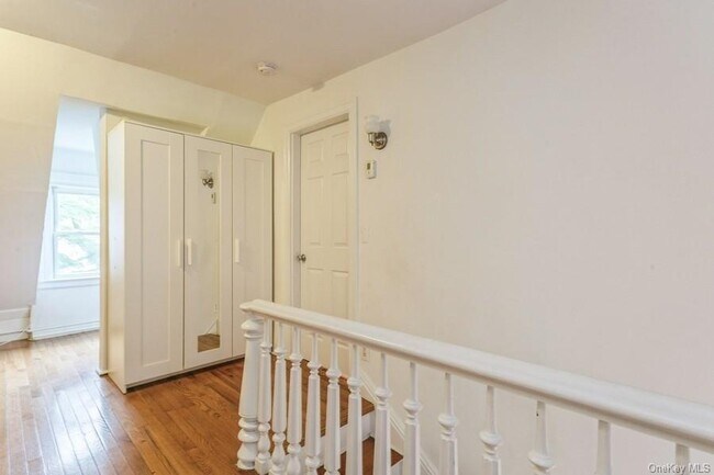 Building Photo - 80 Broadway