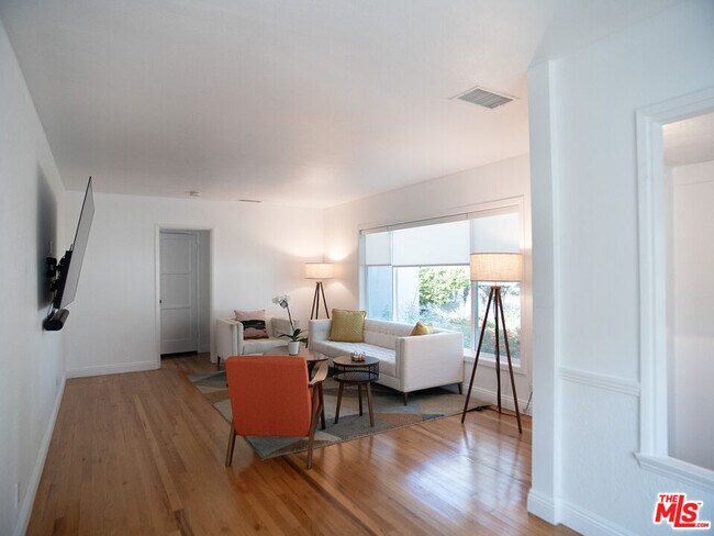 Foto del edificio - 6413 White Oak Ave