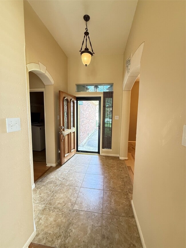 Building Photo - 17307 Stratford Green Dr