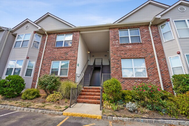 Foto del edificio - 20 Jennifer Dr