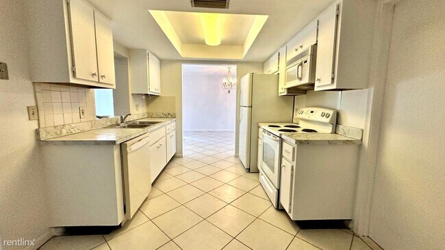 Building Photo - 3 br, 2 bath House - 22660 SW 64th Way 1
