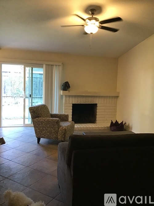 Foto del edificio - 11180 Cochran Ave