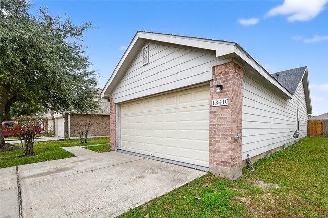 Foto del edificio - 13410 Blue Swallow Dr