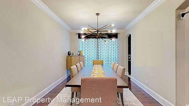 Foto del edificio - 4 br, 5 bath House - 425 El Camino Dr.