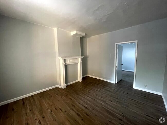 Building Photo - 2917 W Sedgley Ave