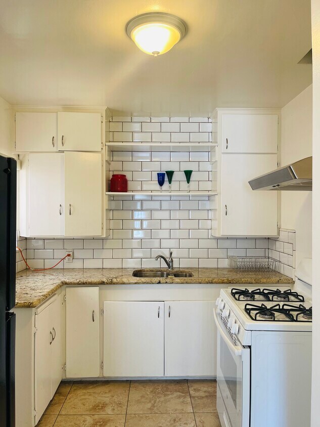 Foto principal - 10625 Collins St