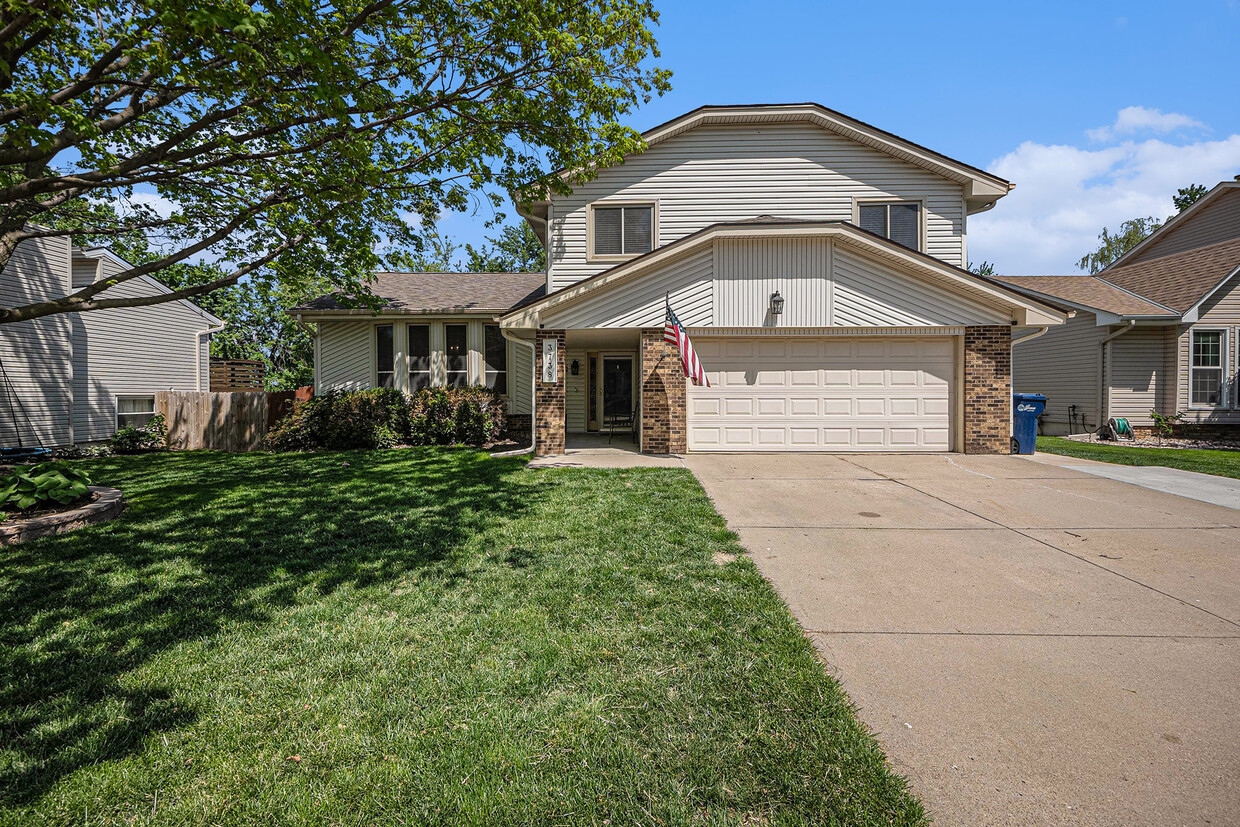Primary Photo - 3738 Burr Oak Dr