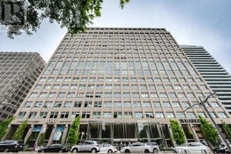 Building Photo - 111-111 St Clair Ave W
