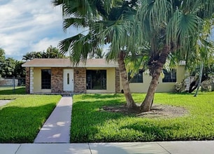 Building Photo - 10805 SW 142nd Ln