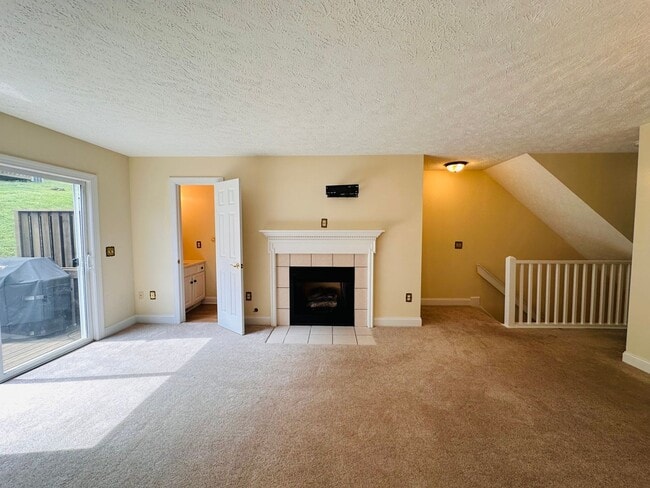 Photo - 2 Bedroom, 2.5 Bath Townhouse with Garage ...