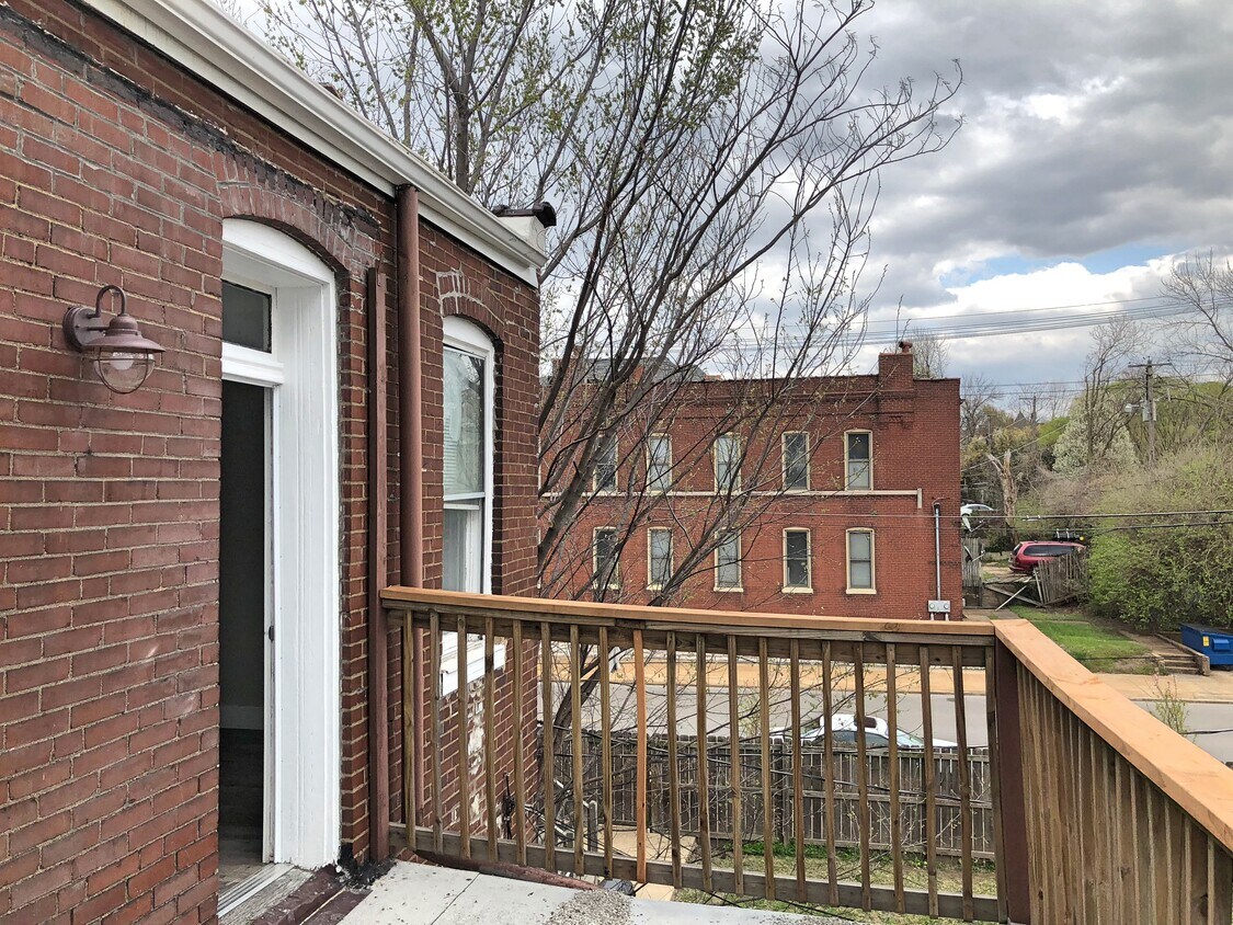 Primary Photo - 3902 Shaw Blvd