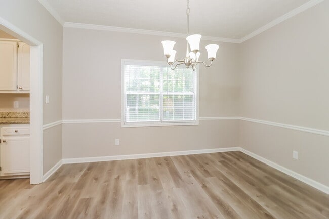 Building Photo - 220 Chesterfield Ct