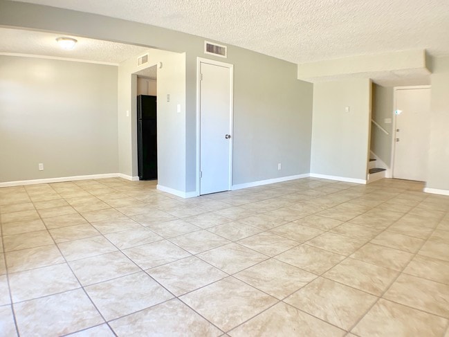 Building Photo - 2320 E 21st St