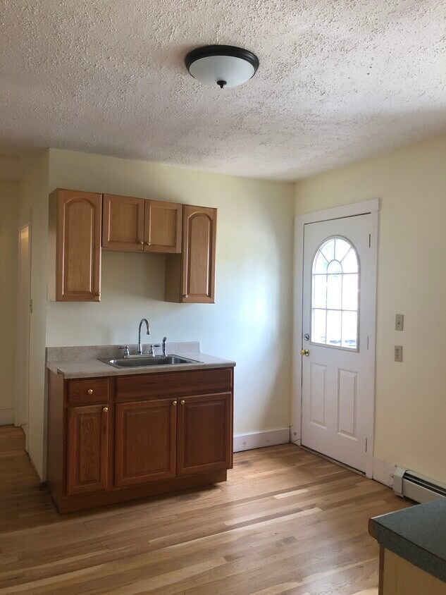 7 Chestnut St Unit 1, Waltham, MA 02453 Condo for Rent in Waltham, MA