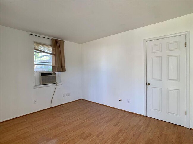 Building Photo - 4003 Michaux St