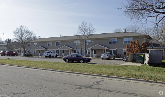 Foto del edificio - Grove Street Townhomes