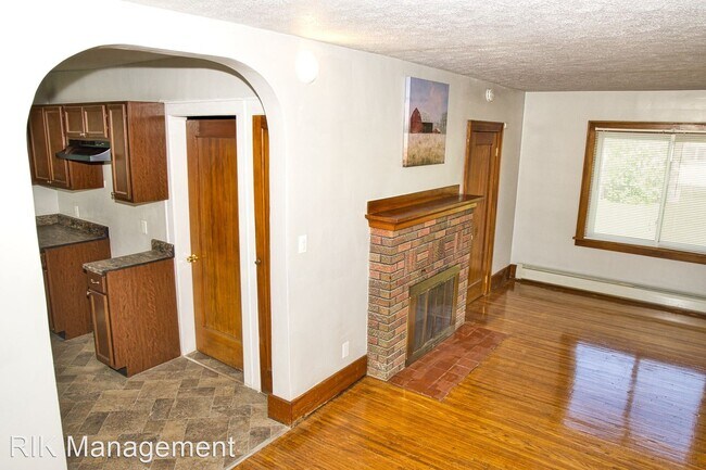 Building Photo - 4 br, 2 bath House - 42 Orchard Ave