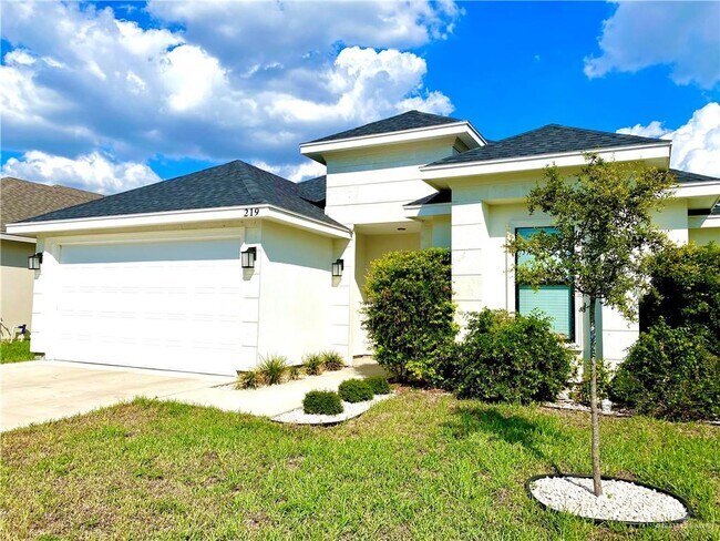 Building Photo - 219 Paxton Dr