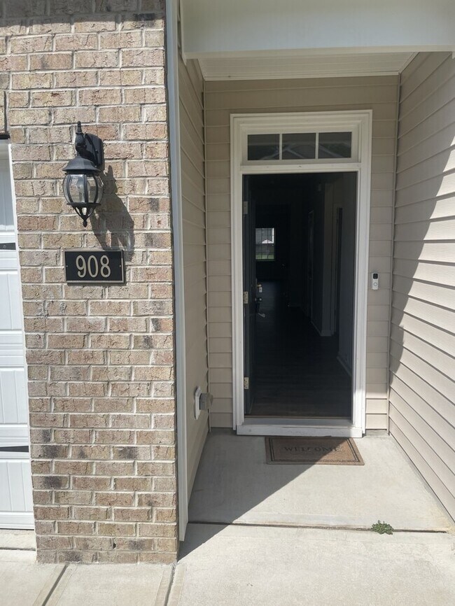 Building Photo - 908 Sea Holly Dr
