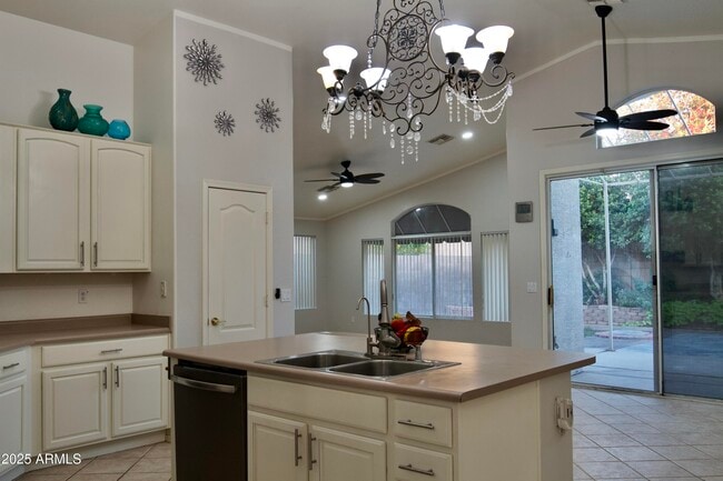 Foto del edificio - 18623 N 20th Way