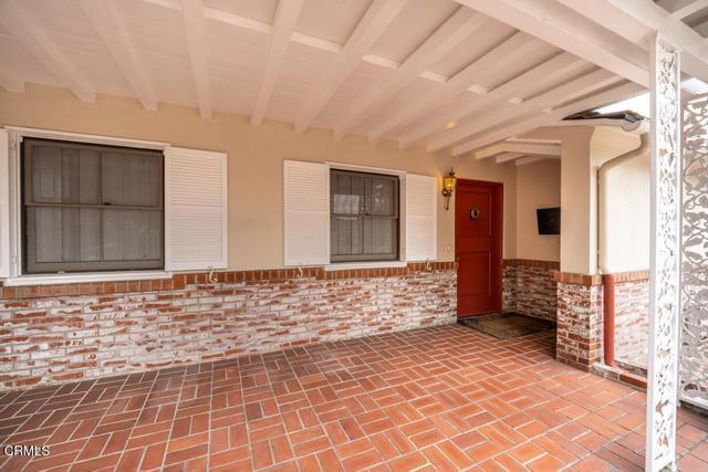 Foto del edificio - 568 Los Arboles Ln