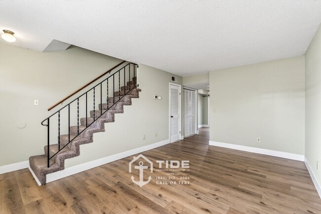 Building Photo - Coastal Convenience at Rivers Point Row!