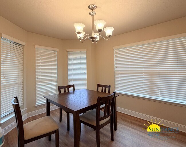 Foto del edificio - Charming Cul-de-Sac Home in Monticello Estates, Milton