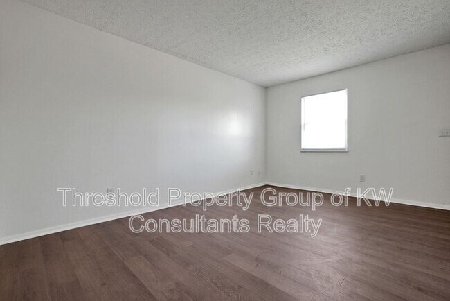 Foto del edificio - 2721 Brianlane Blvd