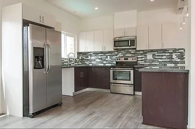 Foto del edificio - 7224 Hillside Ave