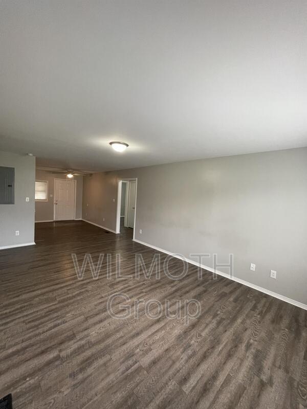 Foto del edificio - 6028 Dickson Rd