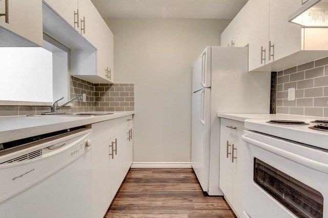 Building Photo - 1 Bed 1 Bath Unit in Edmonton, AB