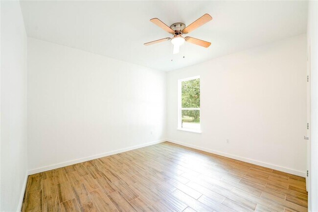 Building Photo - 137 Koali Dr