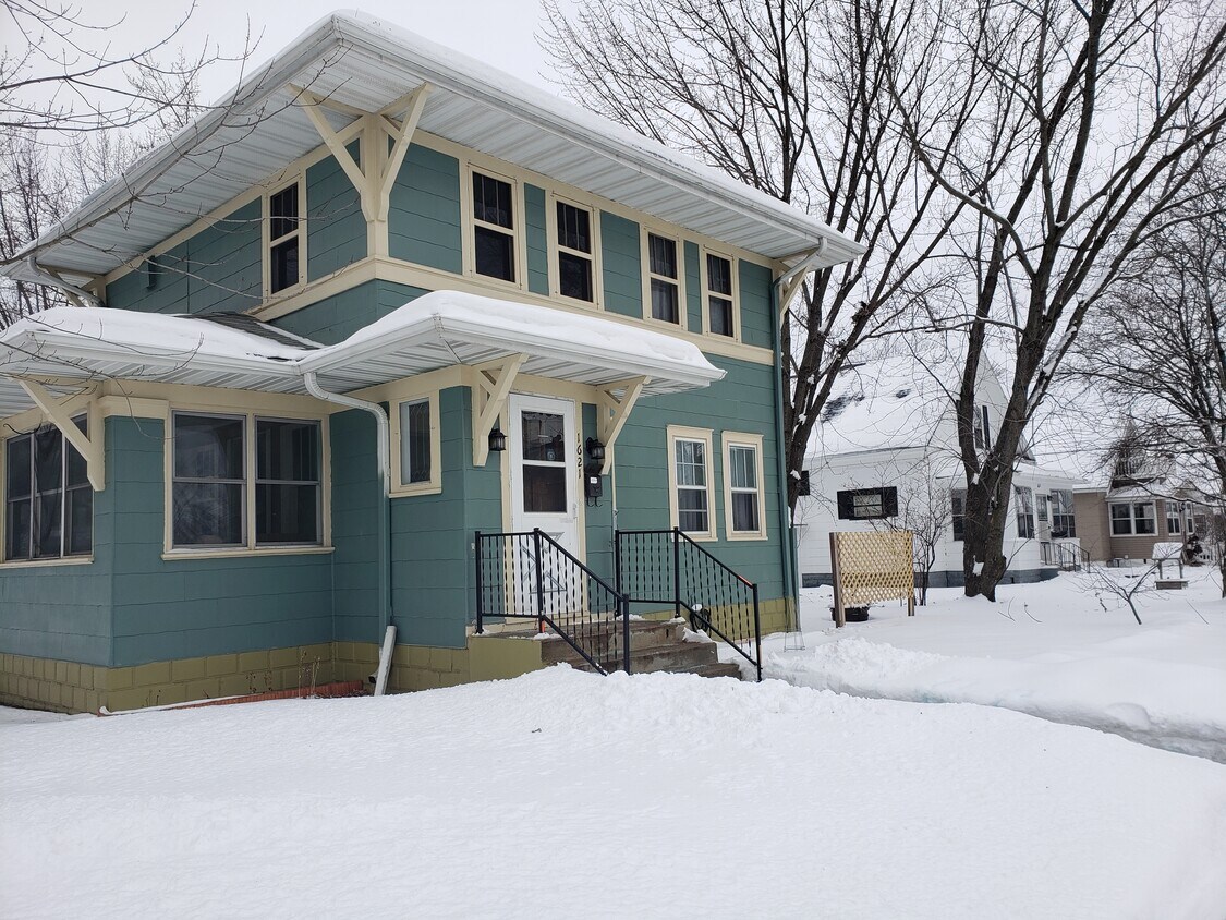 Primary Photo - 1621 Birch St