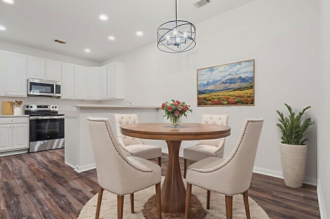 Building Photo - Cozy Lakeside Living in Moncks Corner!