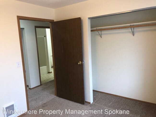 Foto del edificio - 114 W South Ave