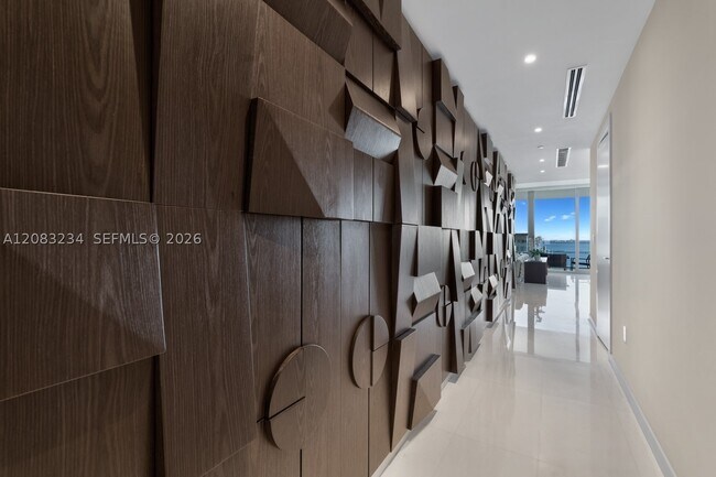 Building Photo - 300 Biscayne Blvd