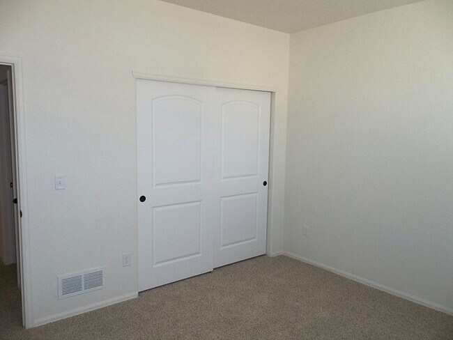 Building Photo - Spacious 4 Bedroom Home with Walk-Out Basement