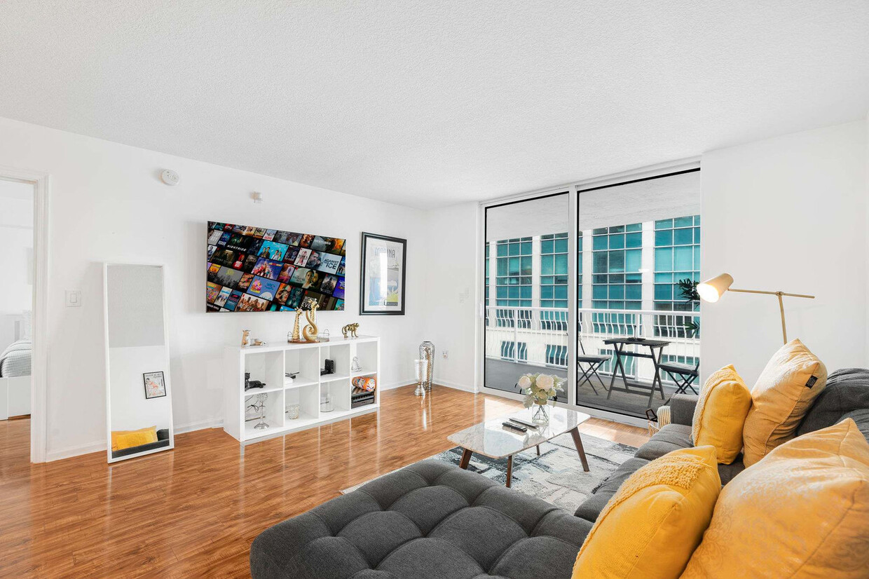 Foto principal - 1200 Brickell Bay Dr