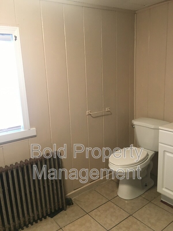 Building Photo - 1156 N 11th St
