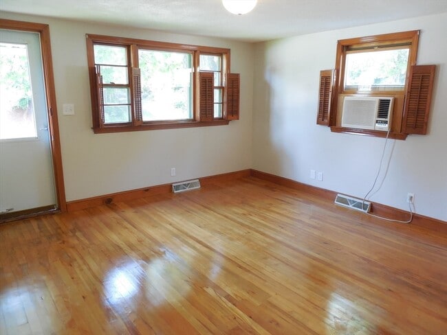 Building Photo - 1701 Trapelo Rd