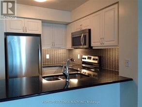 Building Photo - 19 Grand Trunk Crescent