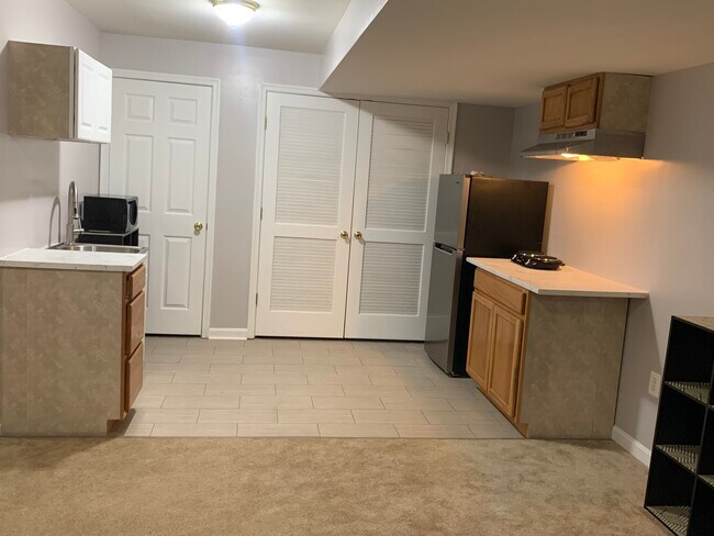 Kitchen - 7 Azalea St