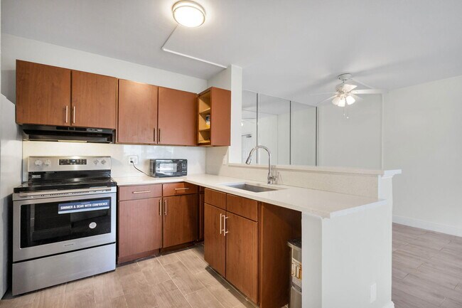 Building Photo - 1011 Green Pine Blvd