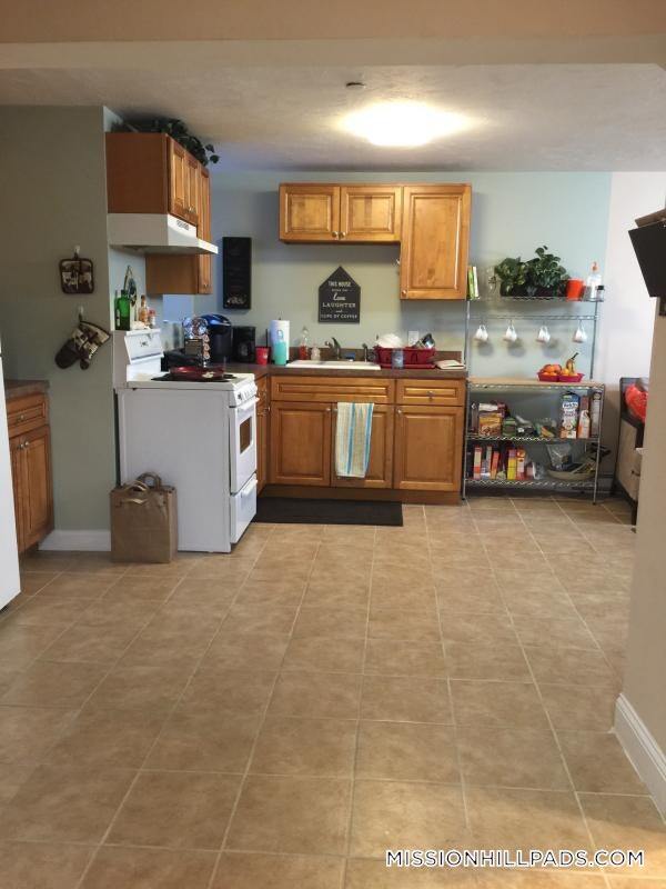 Building Photo - 891 Huntington Ave