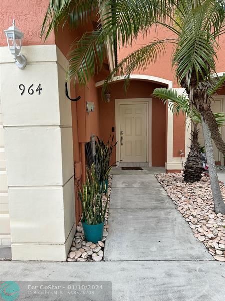 Building Photo - 964 NW 100th Ave